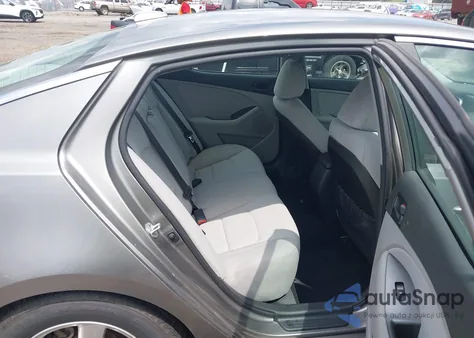 2015 Kia Optima Lx z USA, uszkodzony, nr VIN 5XXGM4A77FG496461